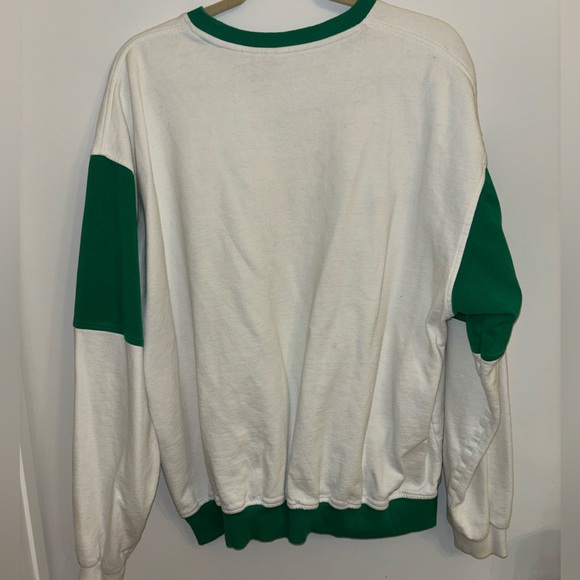 Urban Outfitters green and white crewneck - good condition - oversized - Picture 2 of 3